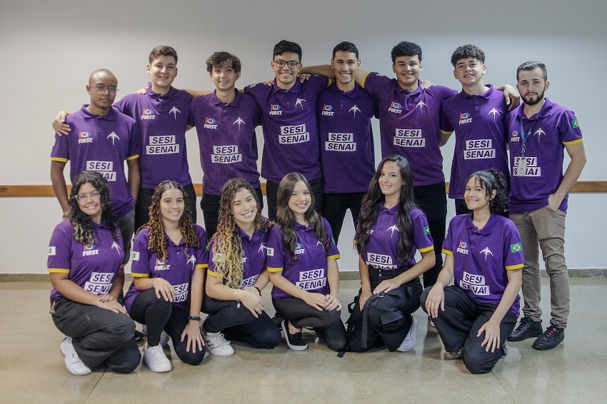 EQUIPE FRC Robots District Taguatinga Foto Bruno Frauzino corpo